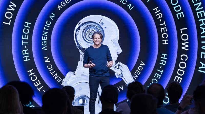 A BRAVE NEW WORLD Keynote Gero Hesse EMBRACE Festival 2025 SAATKORN