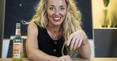 JULIA NEUEN von PEACHES im Podcast JULIA NEUEN von PEACHES im Podcast