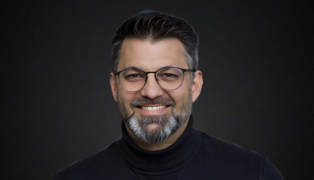 Rico-Fernando-papayoai-SAATKORN-H